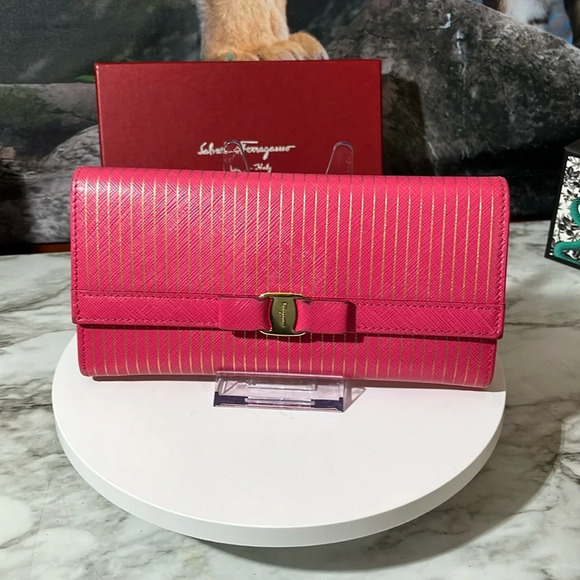 Salvatore Ferragamo Vara Bow Continental Wallet Pink with Gold Pinstripe. GUC - Picture 1 of 13